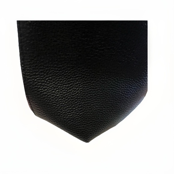 Elegant Black Tote Bag - Picture 2 of 4